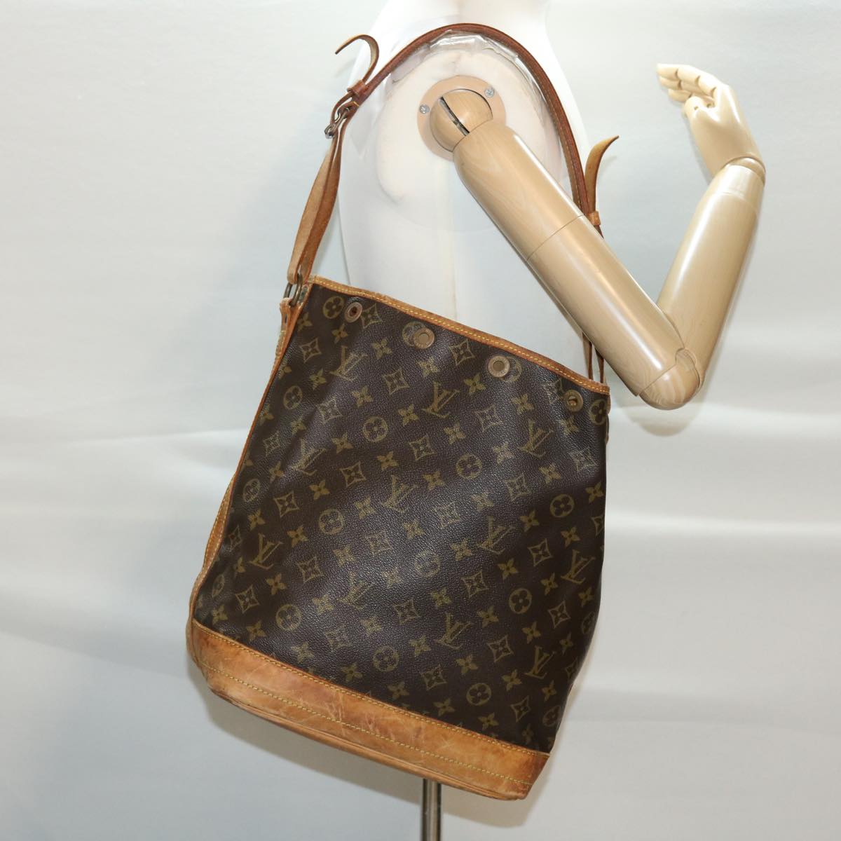 LOUIS VUITTON Monogram Noe Shoulder Bag M42224 LV Auth bs4895