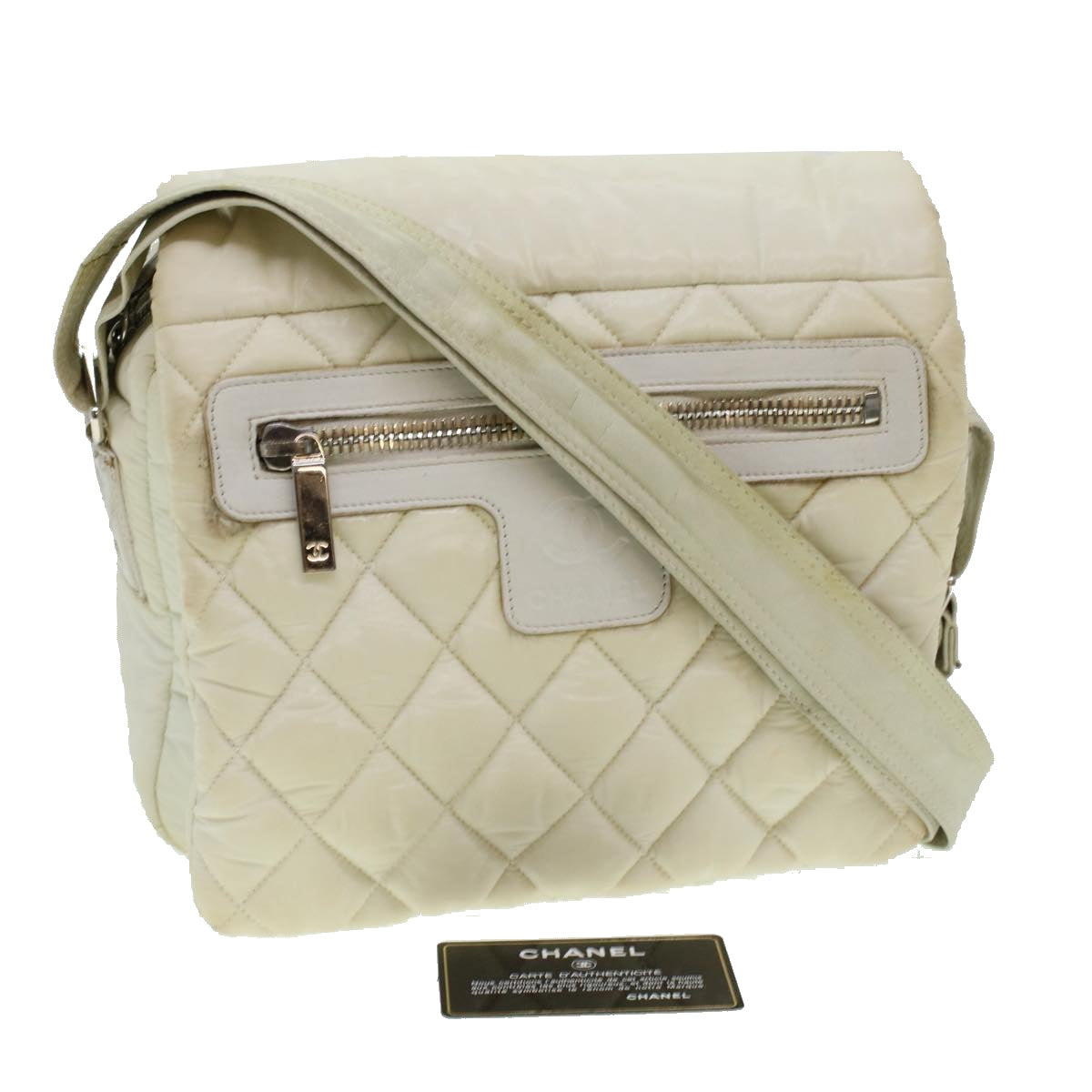 CHANEL Matelasse Shoulder Bag Patent leather White CC Auth bs5109