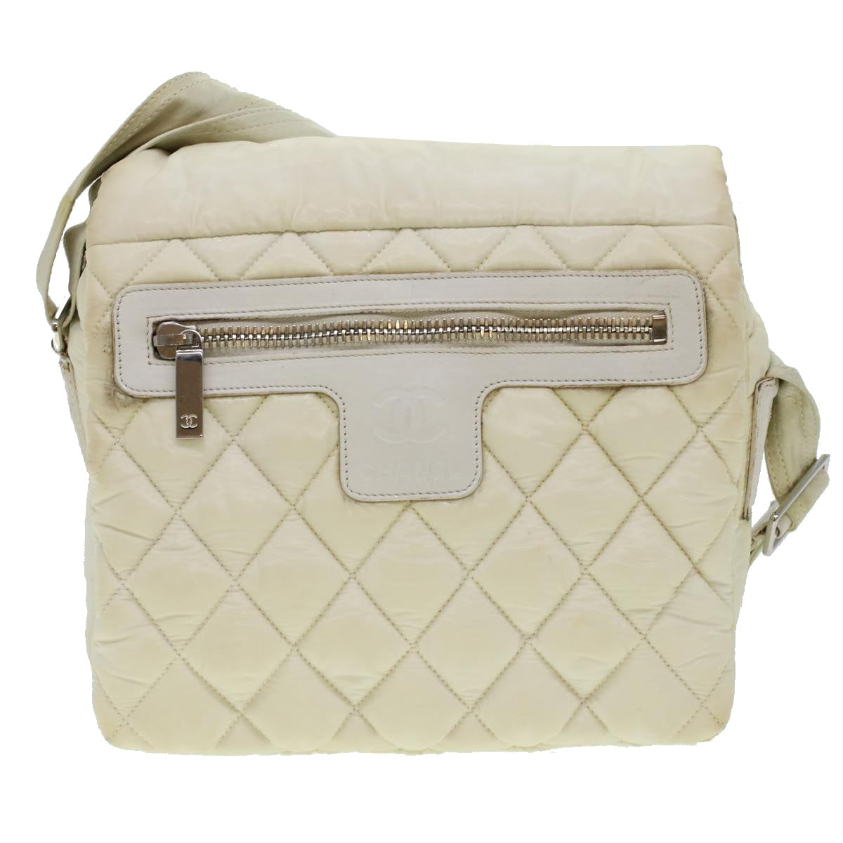 CHANEL Matelasse Shoulder Bag Patent leather White CC Auth bs5109