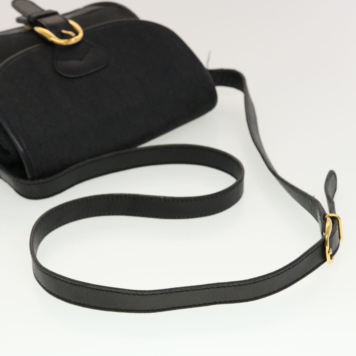 GUCCI GG Canvas Shoulder Bag Black Auth bs5469