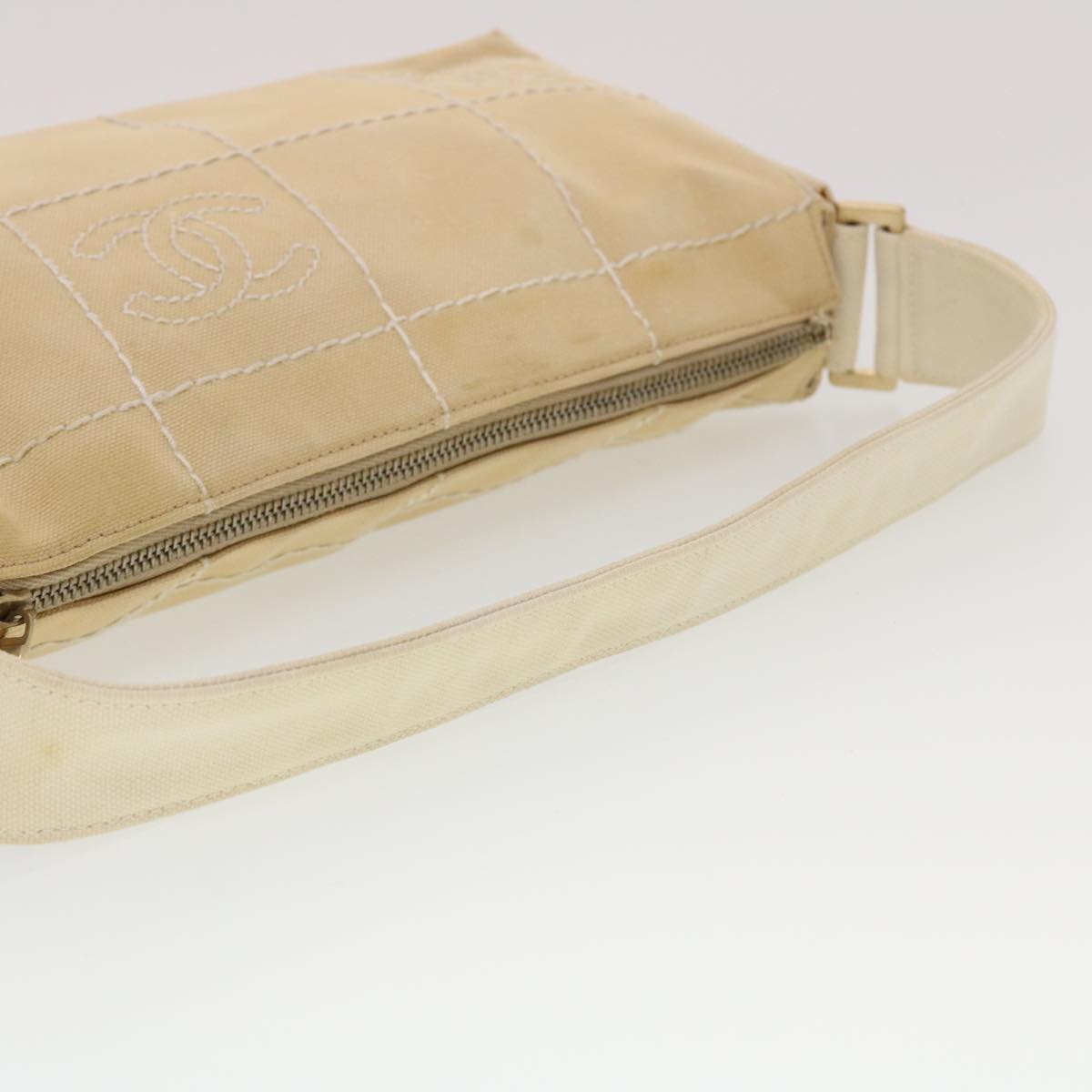 CHANEL Choco Bar Shoulder Bag Canvas Beige CC Auth bs5780