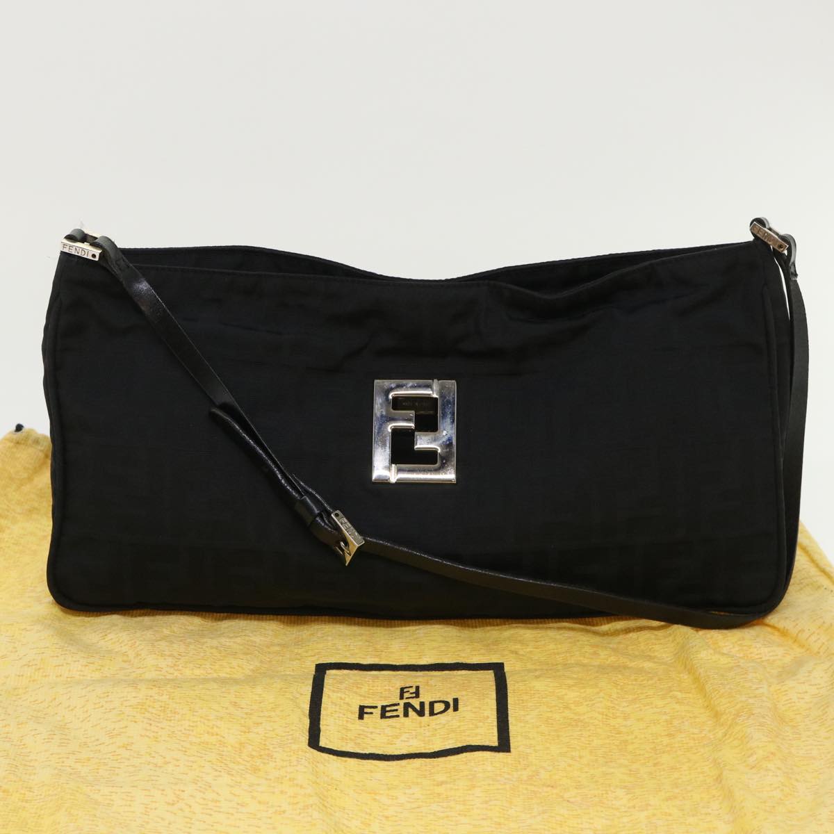 FENDI Zucca Canvas Shoulder Bag Black Auth bs6666