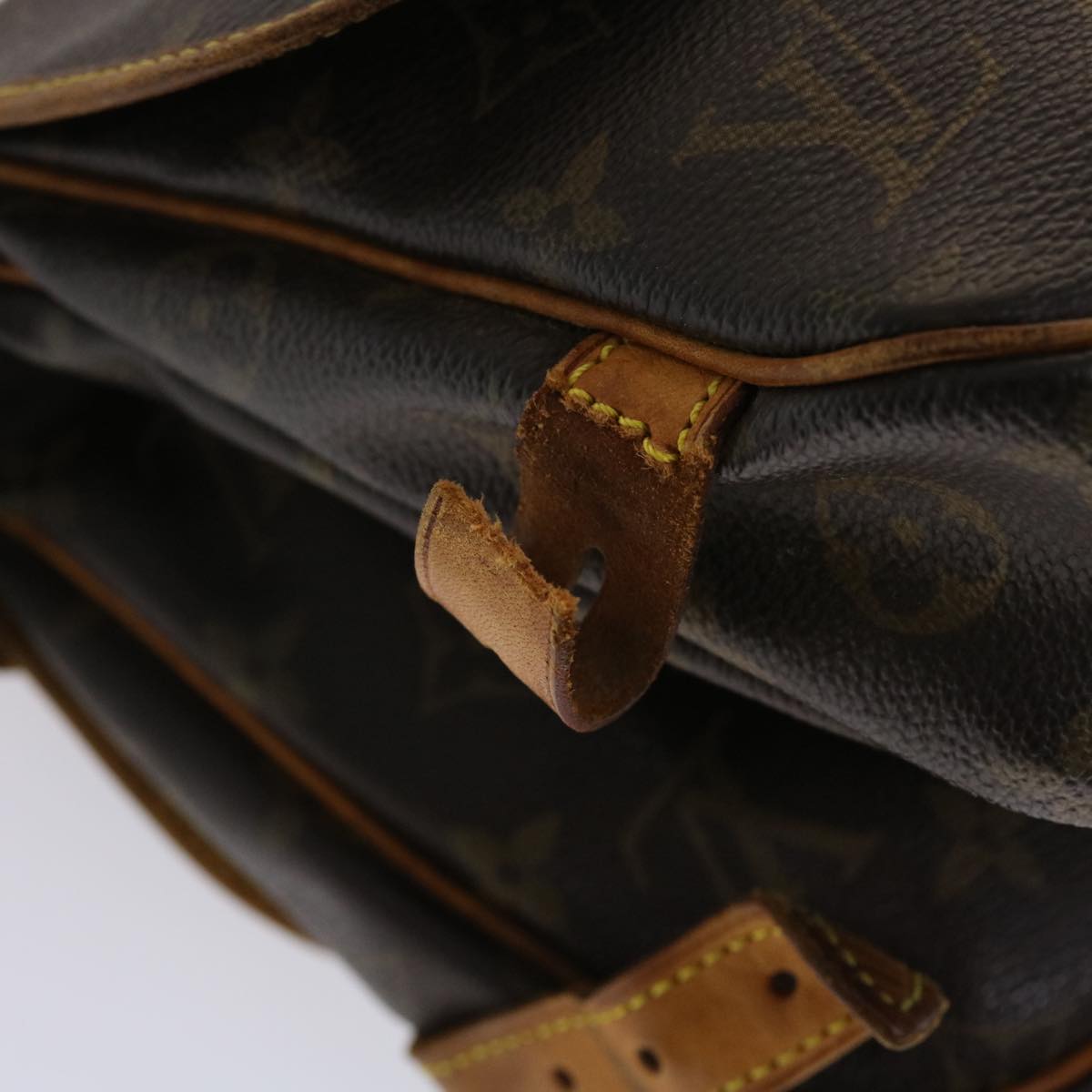 LOUIS VUITTON Monogram Saumur 30 Shoulder Bag M42256 LV Auth bs6705