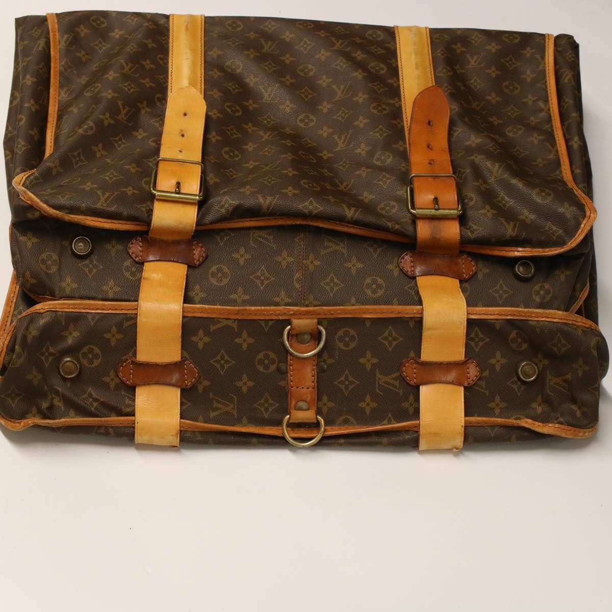 LOUIS VUITTON Monogram Suter Garment Cover M23522 LV Auth bs6833