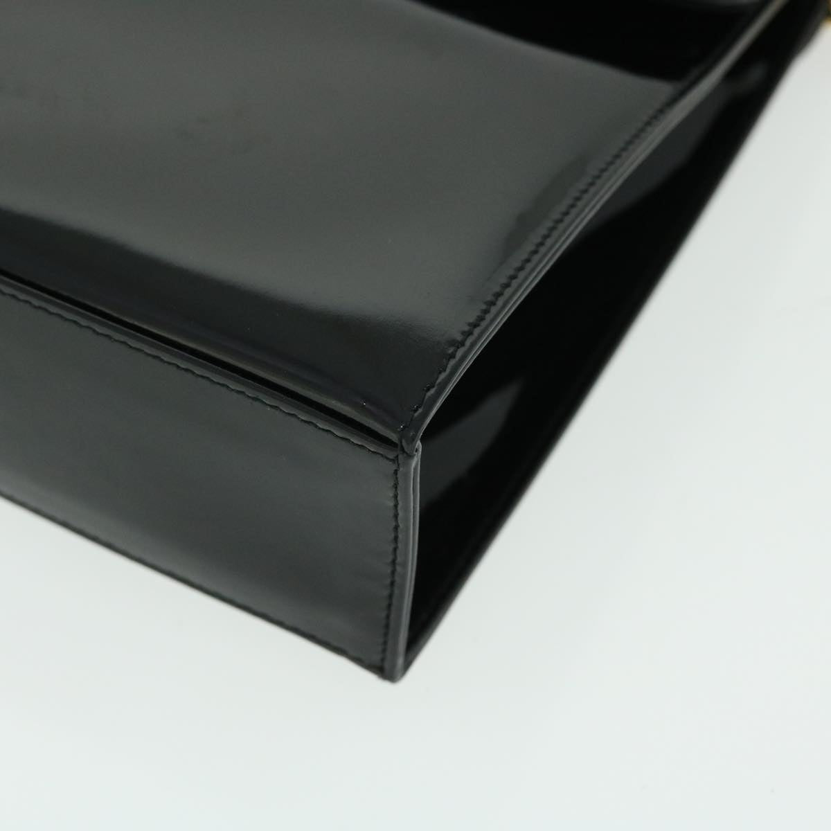 Salvatore Ferragamo Gancini Chain Shoulder Bag Patent leather Black Auth bs7686