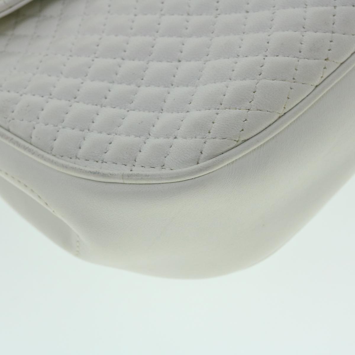 BALLY Quilted Chain Shoulder Bag Leather White Auth bs7943