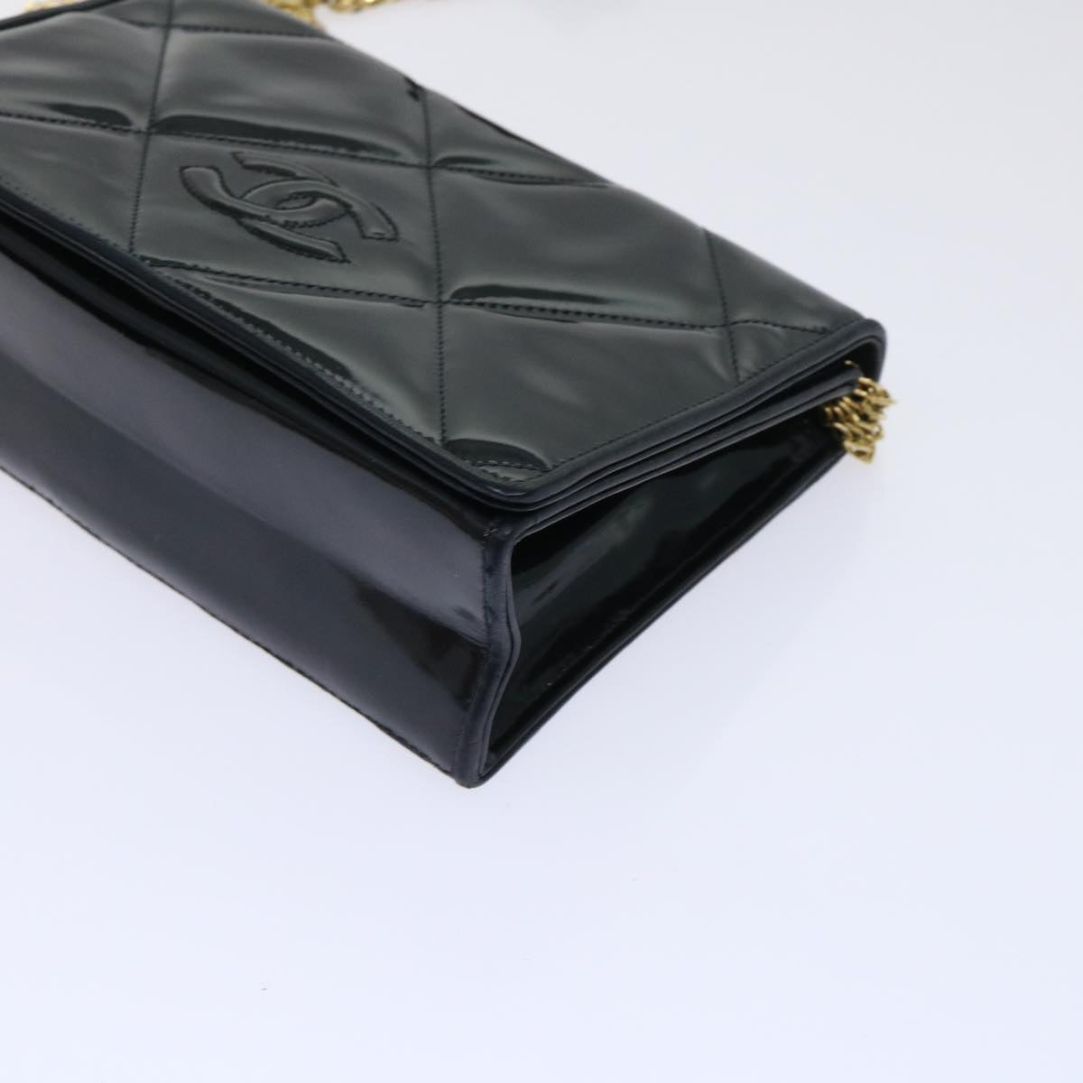 CHANEL Matelasse Chain Shoulder Bag Patent leather Black CC Auth bs8240