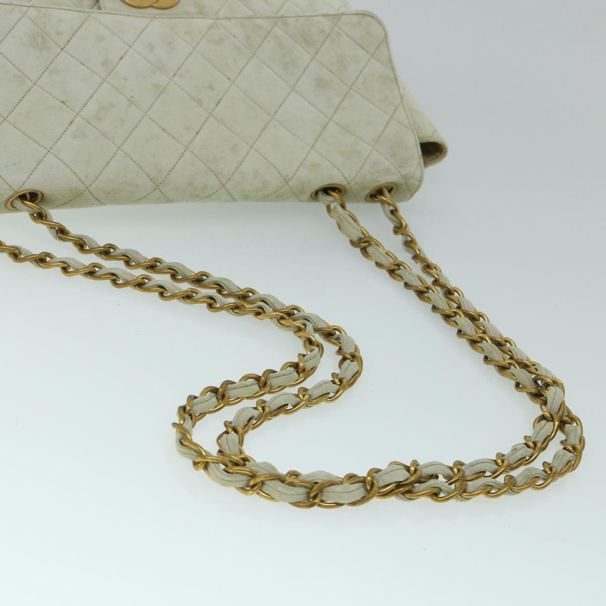 CHANEL Matelasse Chain Shoulder Bag Leather White CC Auth bs8333