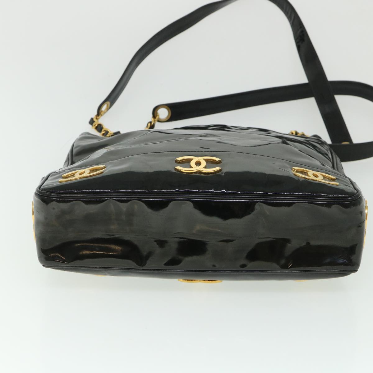 CHANEL Chain Shoulder Bag Patent leather Black CC Auth bs8549