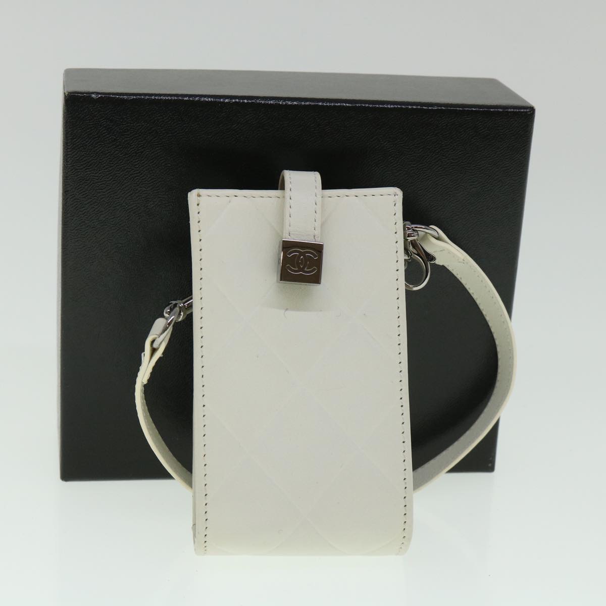 CHANEL Cigarette Case Leather White CC Auth bs8551