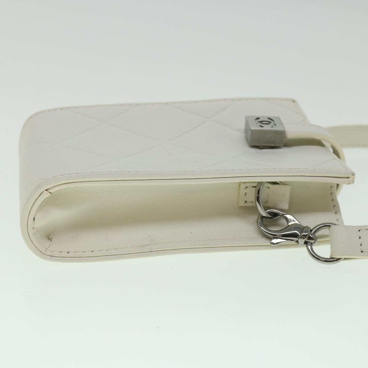 CHANEL Cigarette Case Leather White CC Auth bs8551