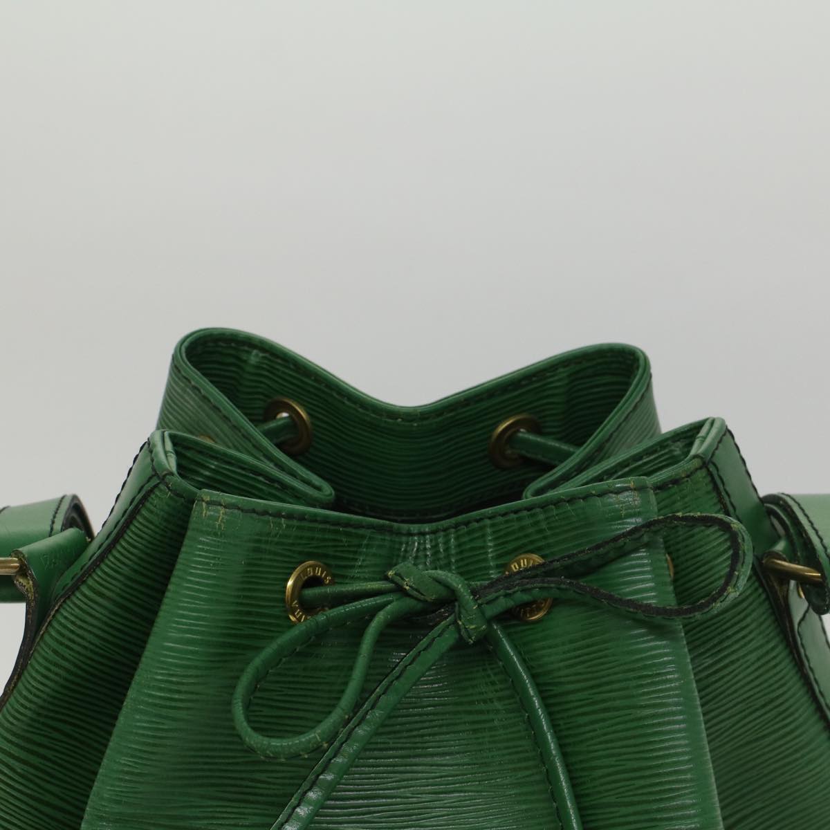 LOUIS VUITTON Epi Noe Shoulder Bag Green M44004 LV Auth bs8555