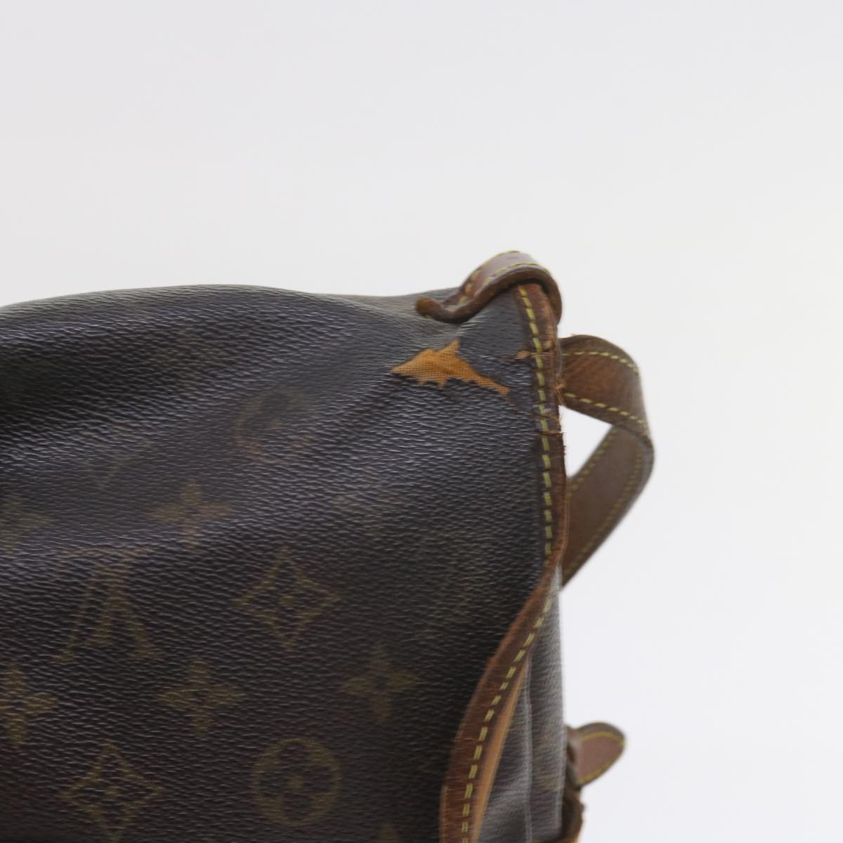 LOUIS VUITTON Monogram Saumur 30 Shoulder Bag M42256 LV Auth bs9057