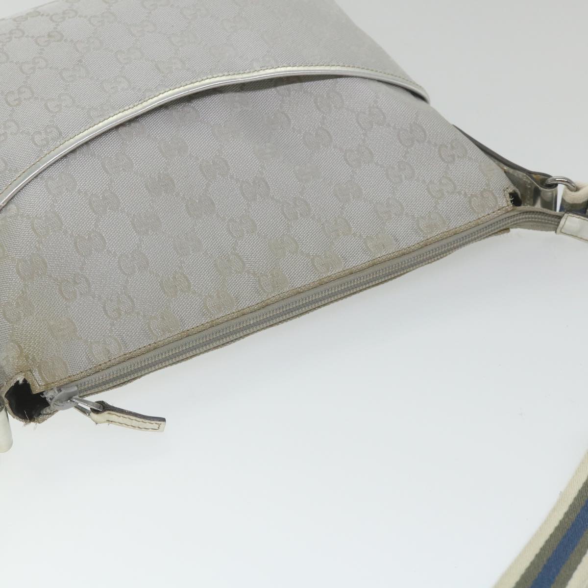 GUCCI GG Canvas Shoulder Bag Canvas Silver Auth bs9991