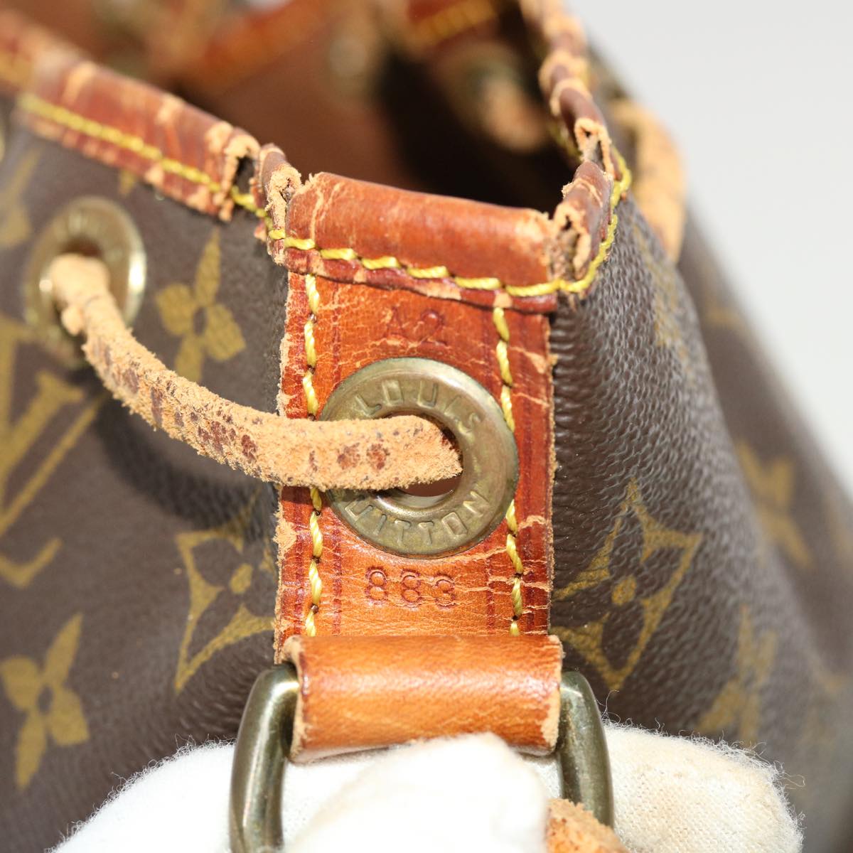 LOUIS VUITTON Monogram Petit Noe Shoulder Bag M42226 LV Auth cl545