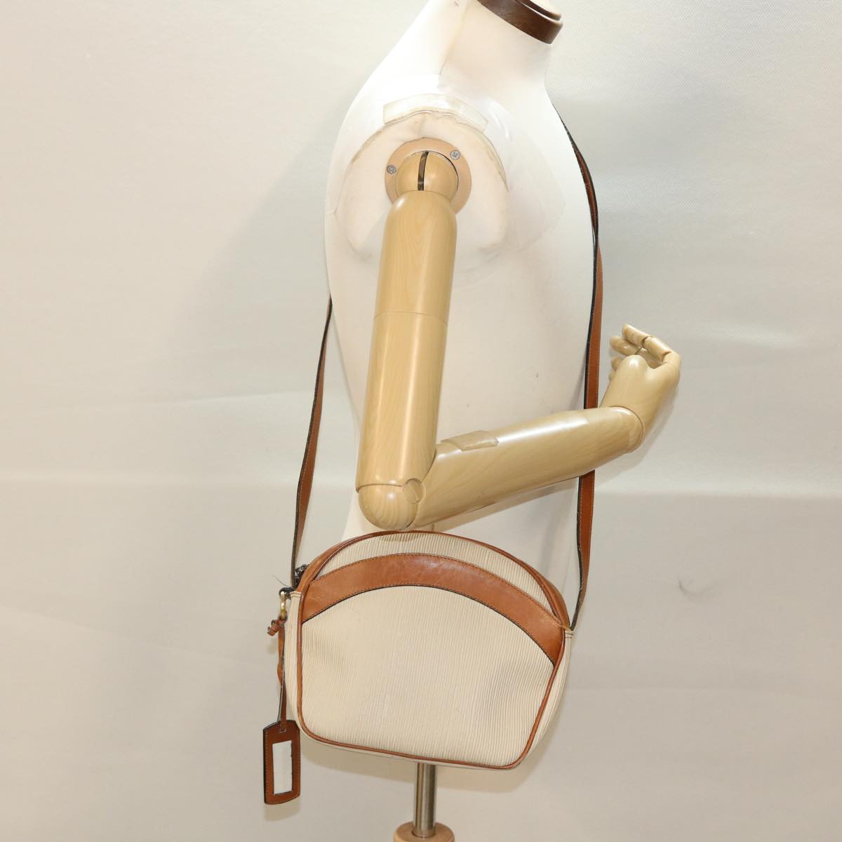 Salvatore Ferragamo Shoulder Bag Leather White Auth cl586