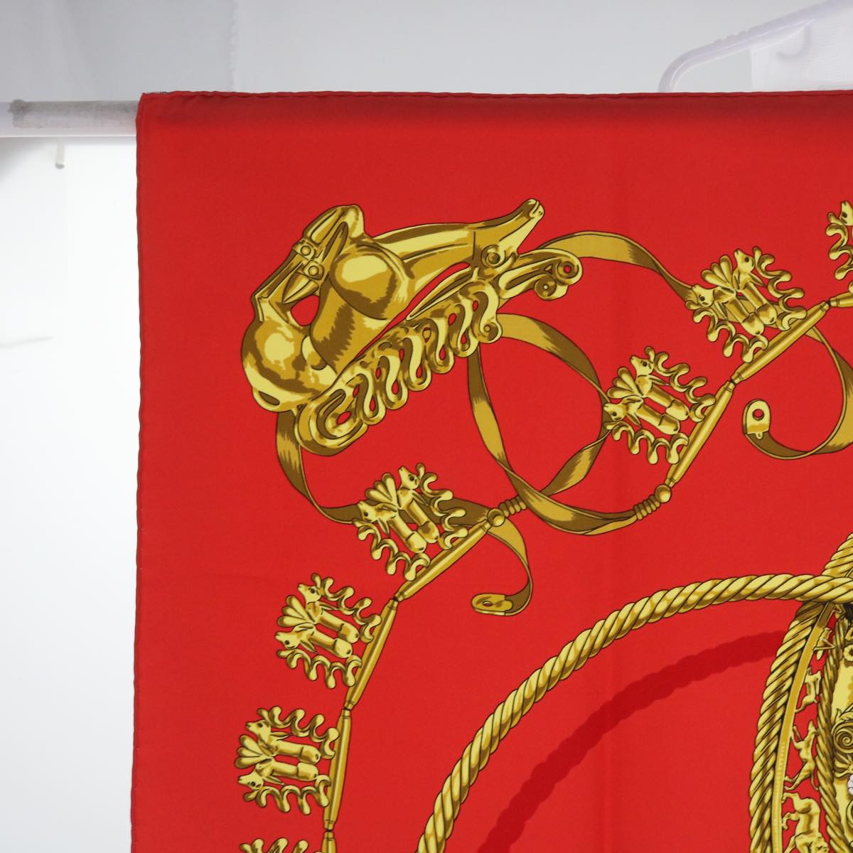 HERMES Carre 90 LES CAVAL D'OR Scarf Silk Red Auth cl815 - 0