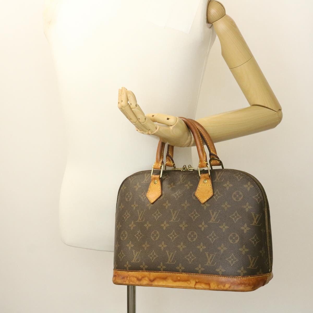 LOUIS VUITTON Monogram Alma Hand Bag M51130 LV Auth ds179