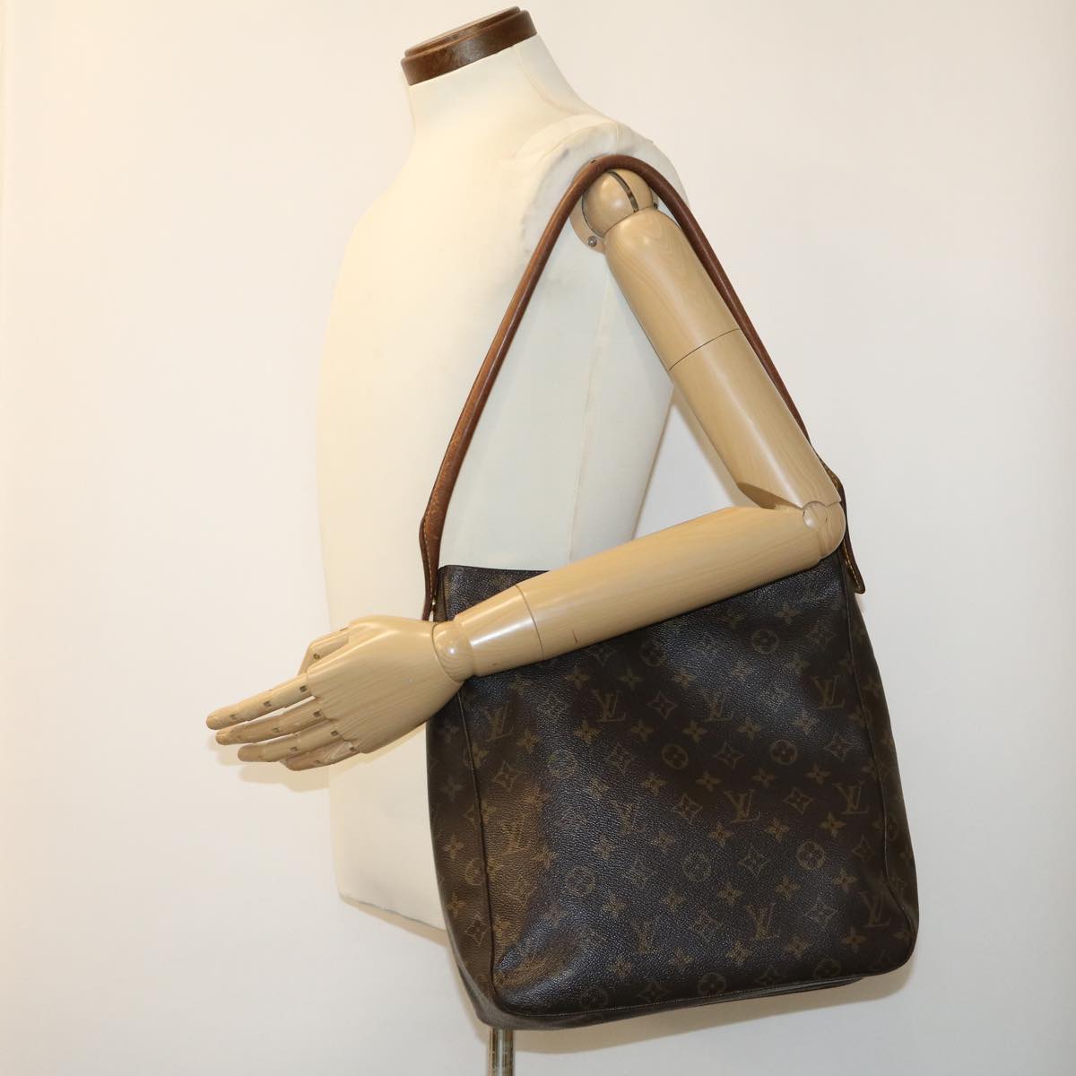 LOUIS VUITTON Monogram Looping GM Shoulder Bag M51145 LV Auth ds486