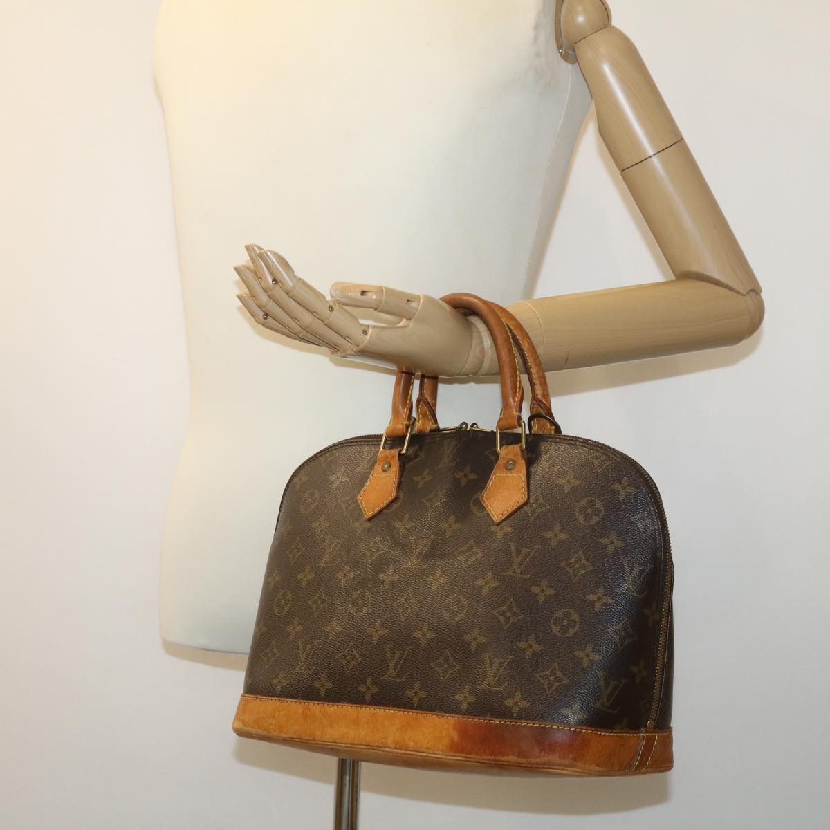 LOUIS VUITTON Monogram Alma Hand Bag M51130 LV Auth ds524