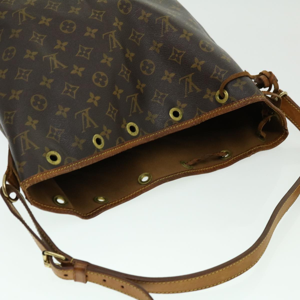 LOUIS VUITTON Monogram Noe Shoulder Bag M42224 LV Auth ds543