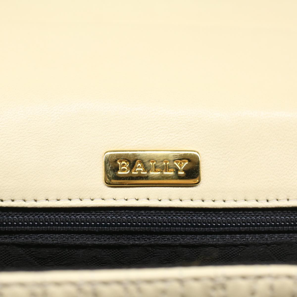 BALLY Quilted Hand Bag Lamb Skin White Auth ep1259