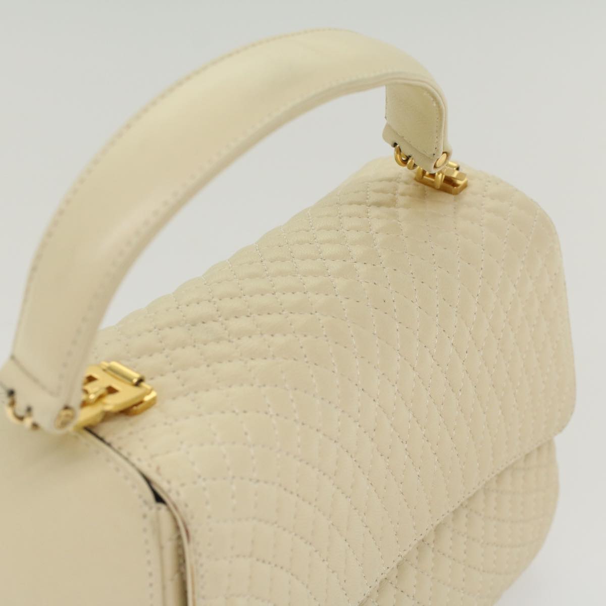 BALLY Quilted Hand Bag Lamb Skin White Auth ep1259