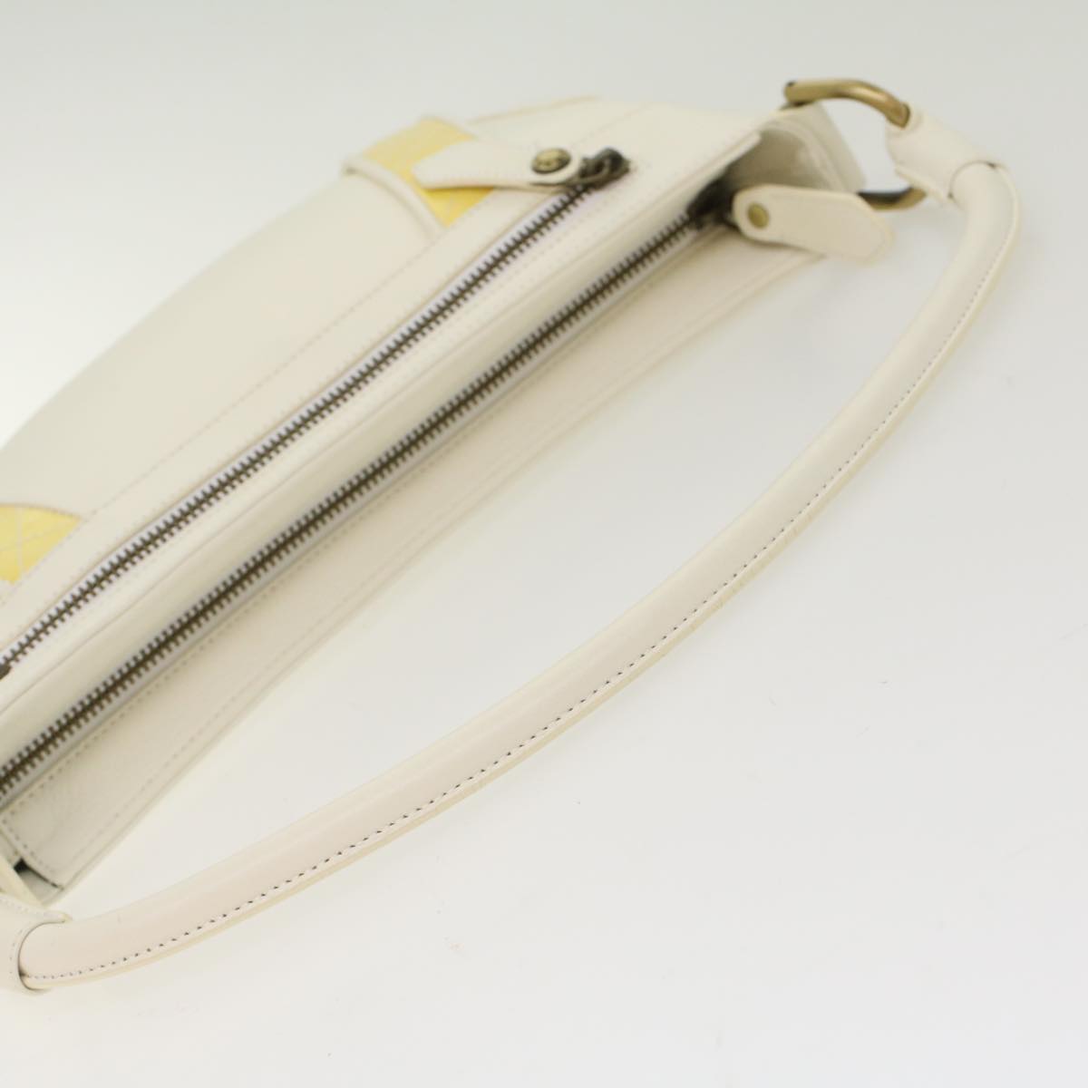 BURBERRY Shoulder Bag Leather White Auth ep1291