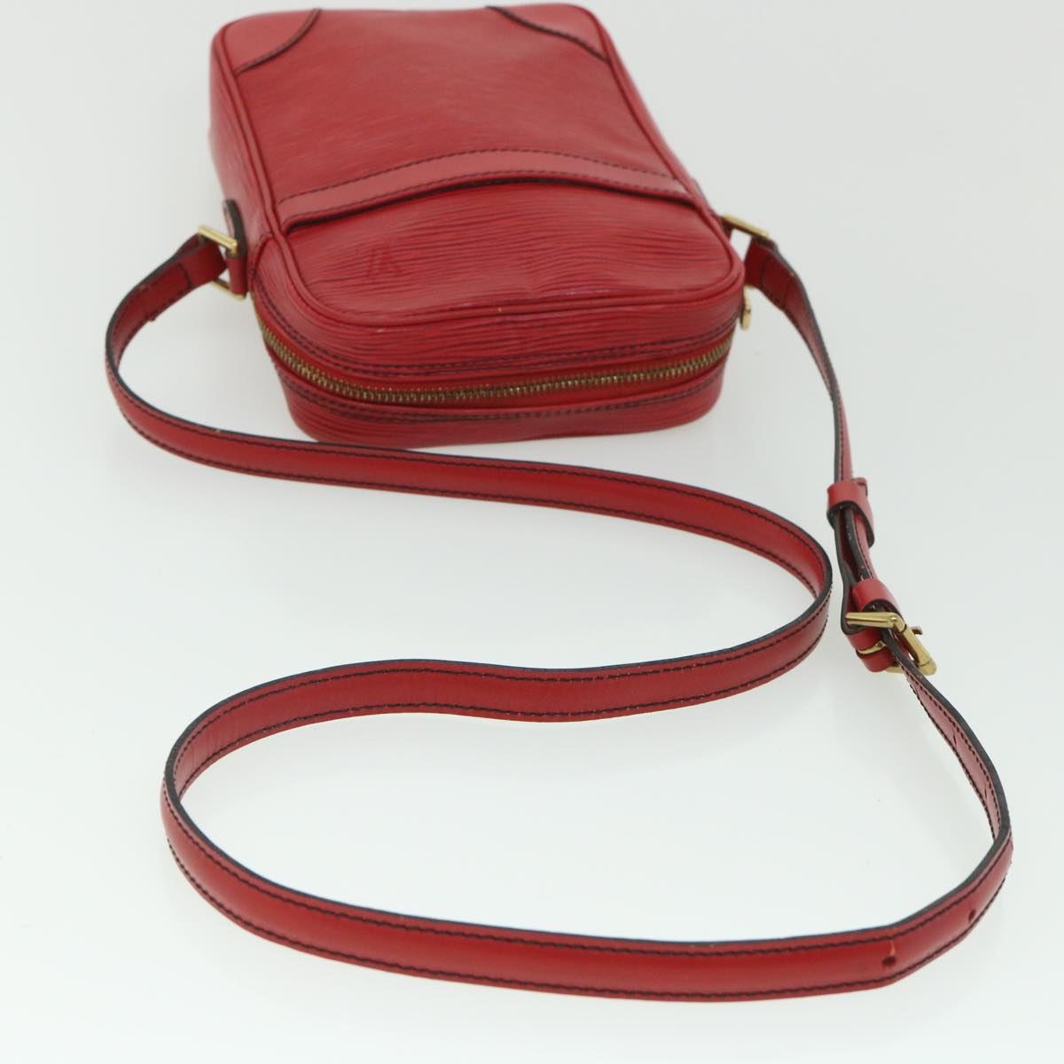 LOUIS VUITTON Epi Danube Shoulder Bag Red M45637 LV Auth ep1798