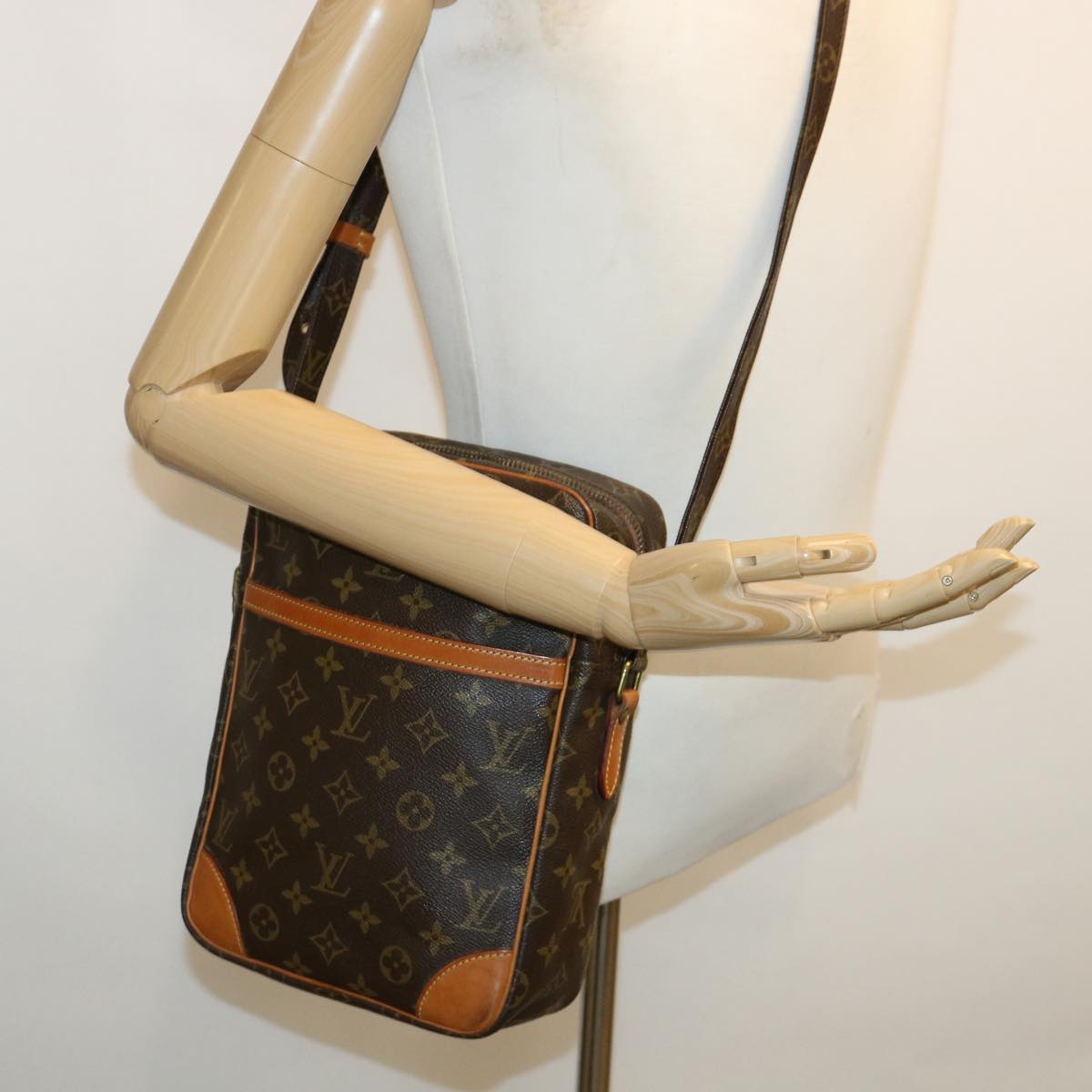 LOUIS VUITTON Monogram DanubeMM Shoulder Bag M45264 LV Auth ep207