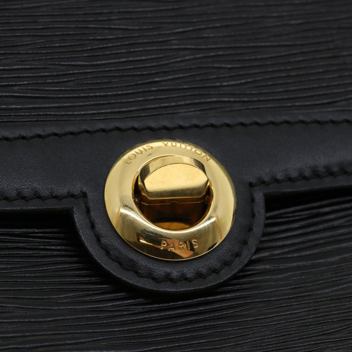 LOUIS VUITTON Epi Pochette Arche Shoulder Bag Black Noir M52572 LV Auth ep225