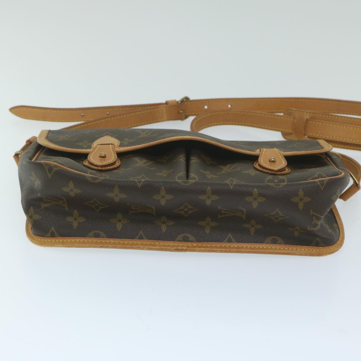 LOUIS VUITTON Monogram Gibeciere MM Shoulder Bag M42247 LV Auth ep2695