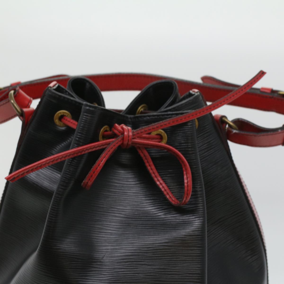 LOUIS VUITTON Epi Noe Shoulder Bag bicolor Black Red M44017 LV Auth ep351