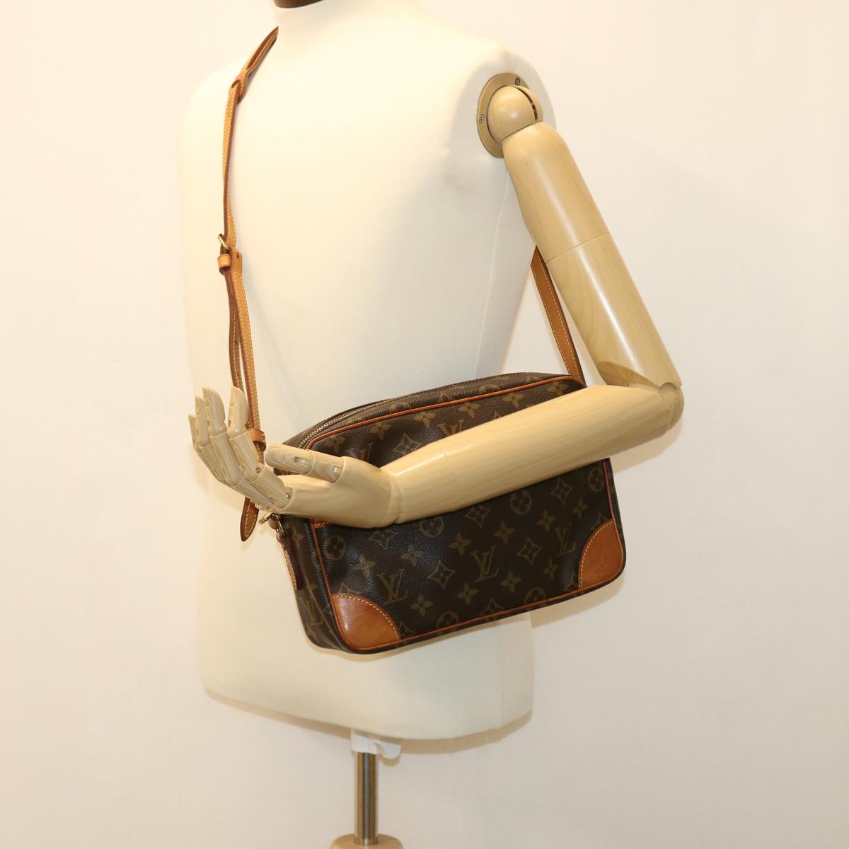 LOUIS VUITTON Monogram Trocadero 27 Shoulder Bag M51274 LV Auth ep649