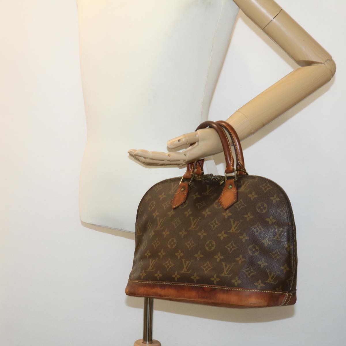 LOUIS VUITTON Monogram Alma Hand Bag M51130 LV Auth fm1438