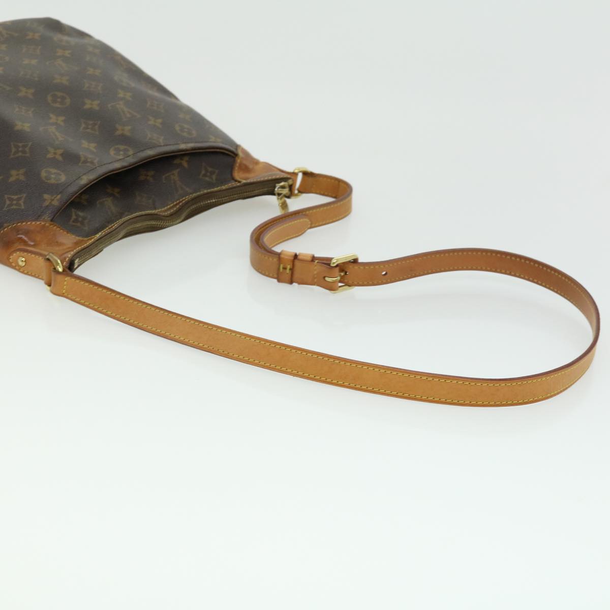 LOUIS VUITTON Monogram Odeon MM Shoulder Bag M56389 LV Auth fm1594