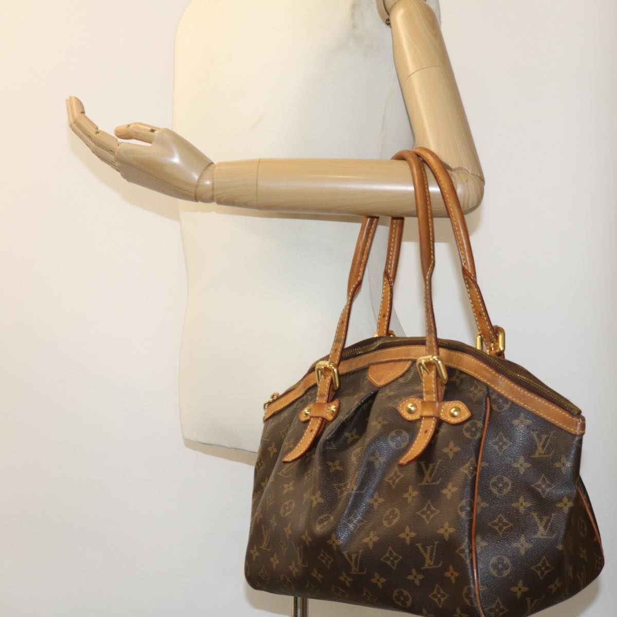 LOUIS VUITTON Monogram Tivoli GM Shoulder Bag M40144 LV Auth fm1655