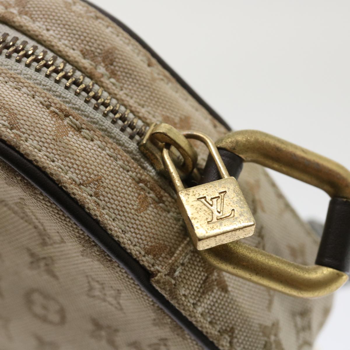 LOUIS VUITTON Monogram Mini Juliet MM Shoulder Bag Khaki M92218 LV Auth fm2508