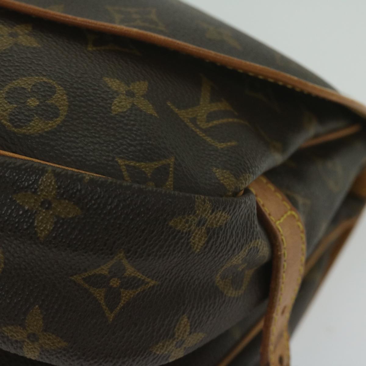 LOUIS VUITTON Monogram Saumur 30 Shoulder Bag M42256 LV Auth fm3047