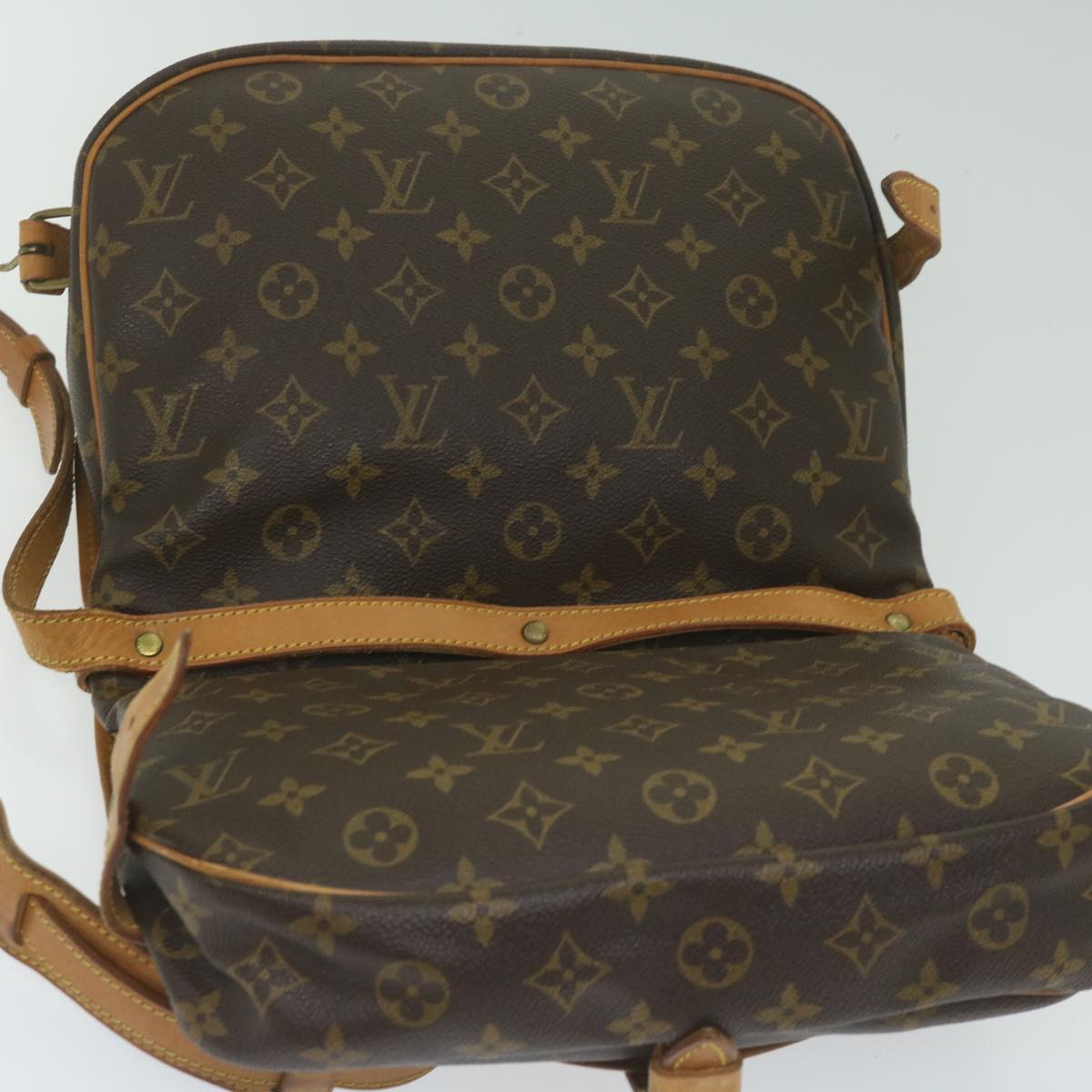 LOUIS VUITTON Monogram Saumur 30 Shoulder Bag M42256 LV Auth fm3047