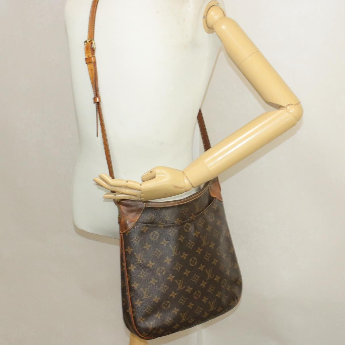 LOUIS VUITTON Monogram Odeon MM Shoulder Bag M51980 LV Auth am102g