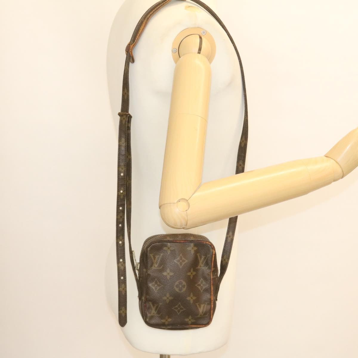 LOUIS VUITTON Monogram Mini Poche Shoulder Bag No.202 LV Auth am1338g