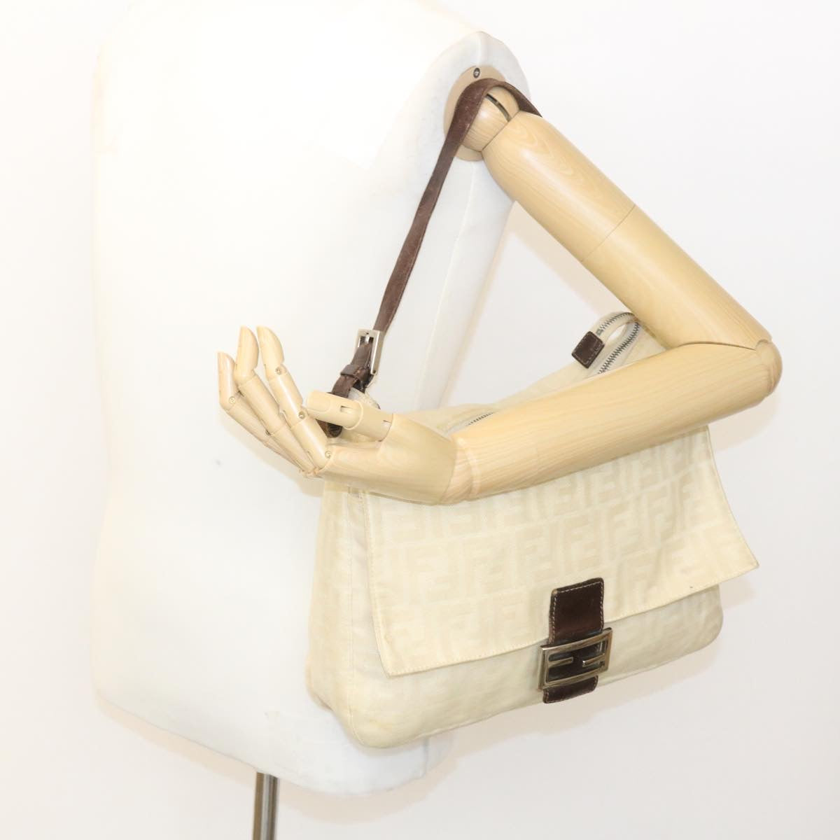 FENDI Zucca Canvas Mamma Baguette Shoulder Bag Beige Auth am2225g