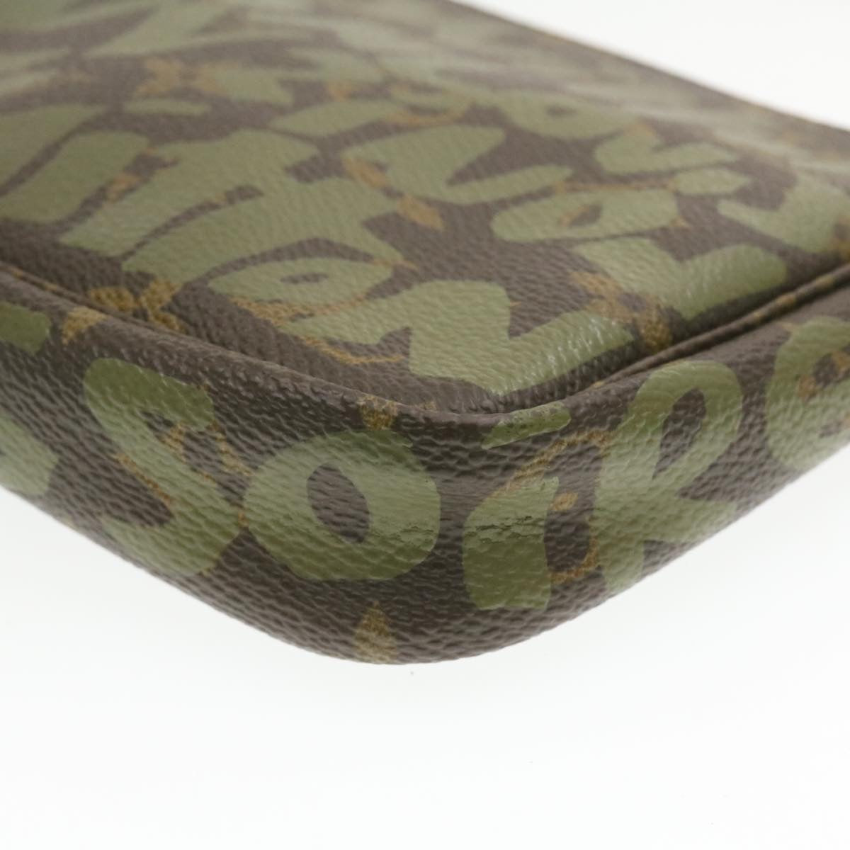 LOUIS VUITTON graffiti Pochette Accessoires Pouch Green M92191 LV Auth am268g