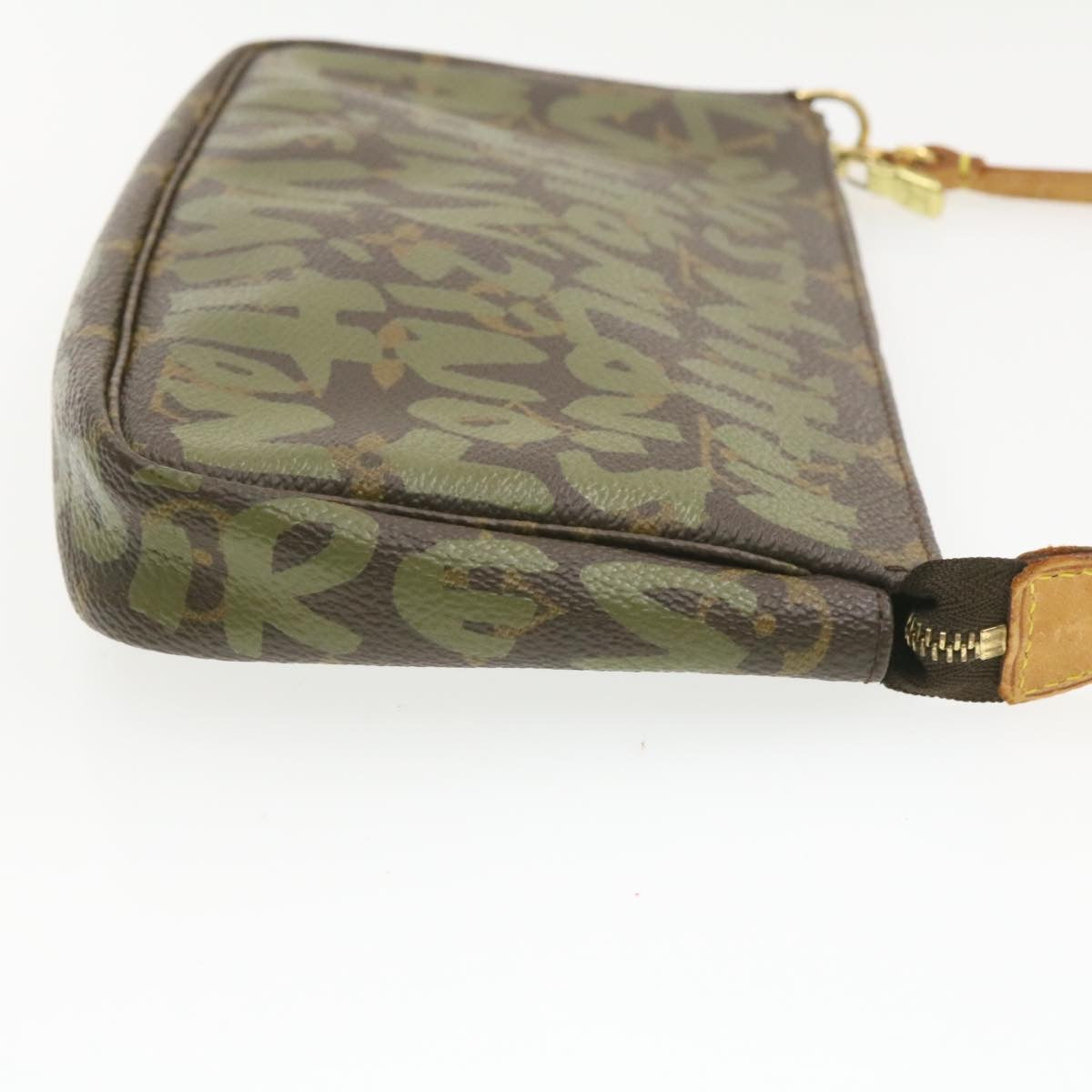 LOUIS VUITTON graffiti Pochette Accessoires Pouch Green M92191 LV Auth am268g