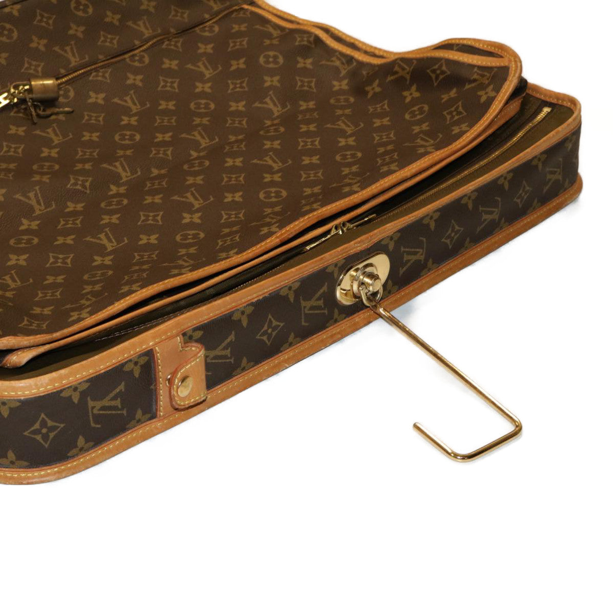 LOUIS VUITTON Monogram Portable Sunk Center Garment Cover M23412 LV Auth am2724g