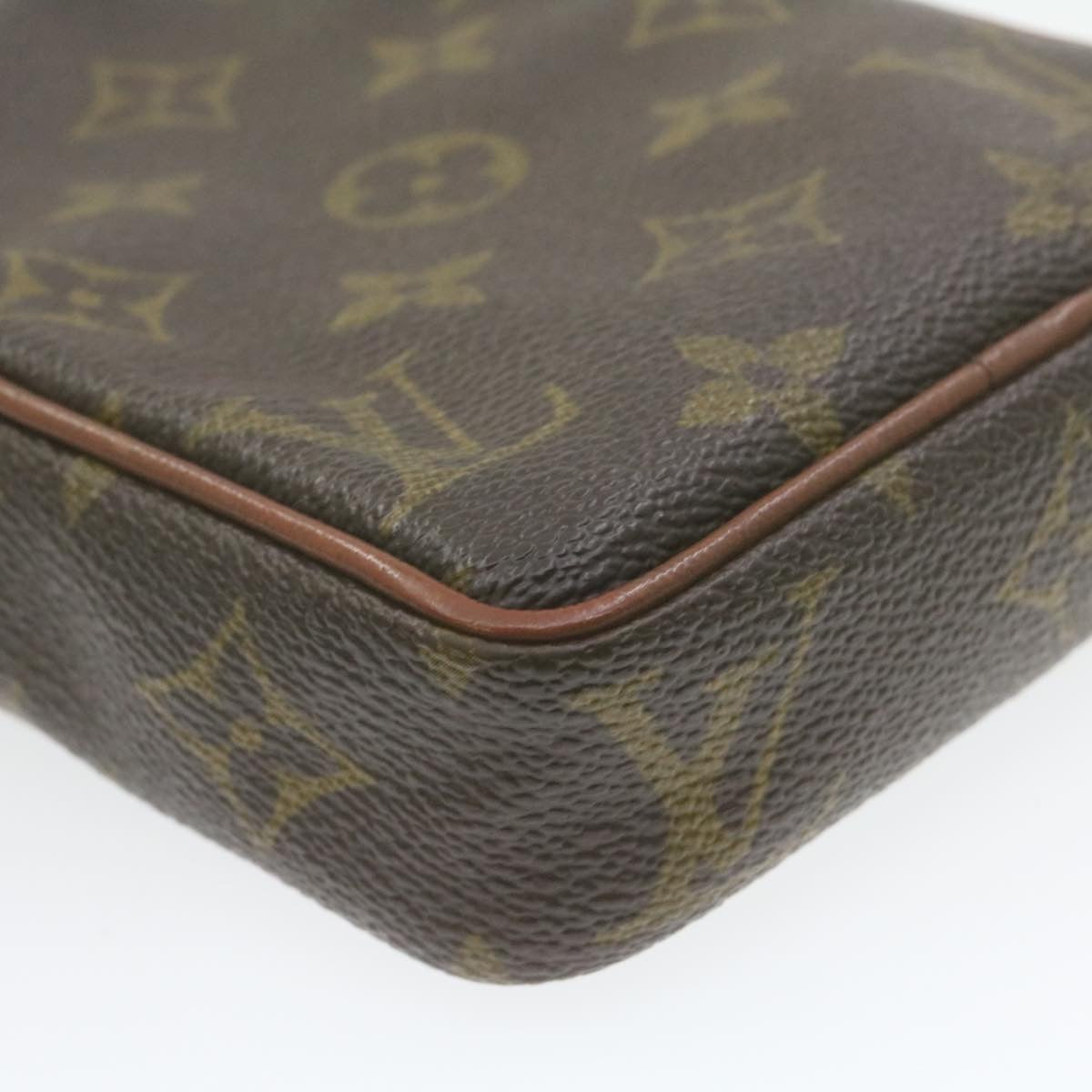 LOUIS VUITTON Monogram Mini Poche Shoulder Bag No.202 LV Auth am661g