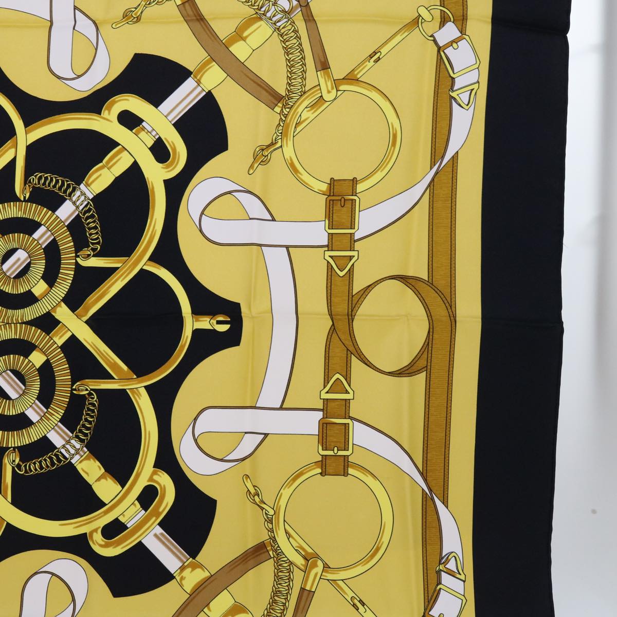 HERMES Carre 90 Eperon d'or Scarf Silk Gold Black Auth hk1056