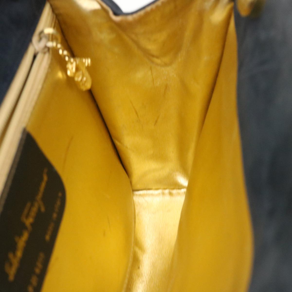 Salvatore Ferragamo Shoulder Bag Leather Black Auth hk580
