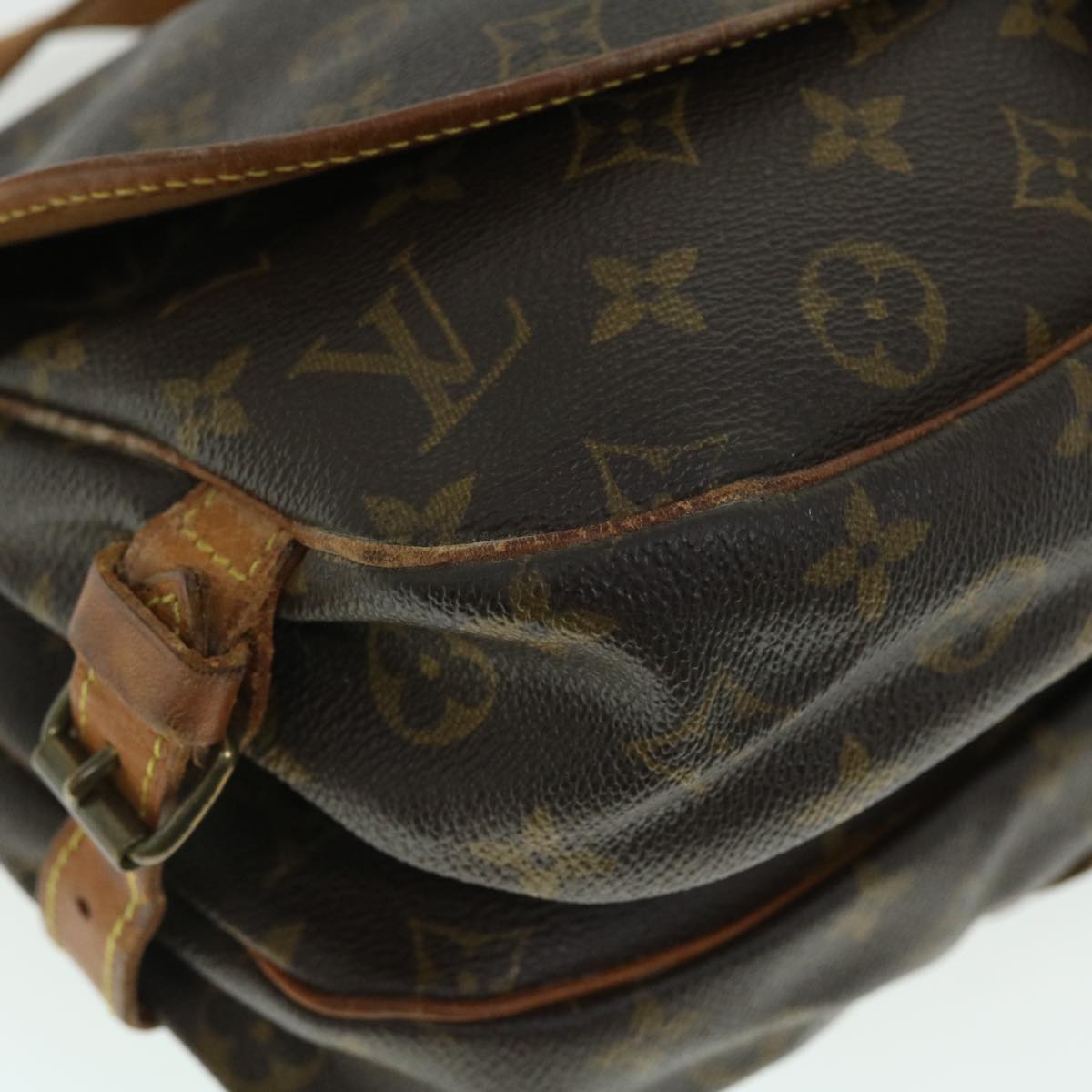 LOUIS VUITTON Monogram Saumur 30 Shoulder Bag M42256 LV Auth hk818